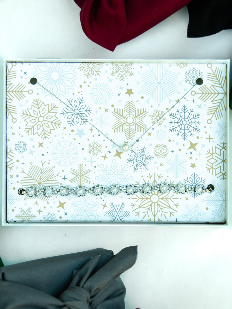 Amanda Necklace + Scarlett Bracelet Pearl Gift Set