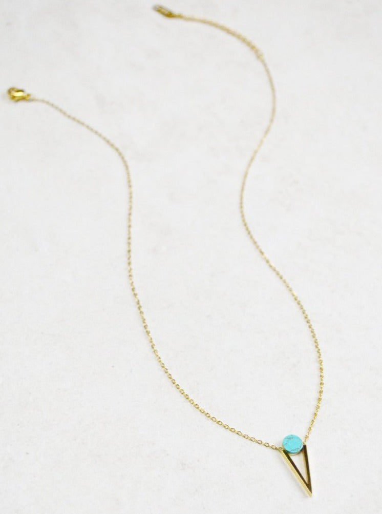 delicate 14K gold turquoise stone necklace